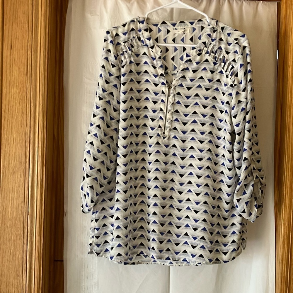 Women’s Maurice’s Sz XL 3/4 roll tab Sleeves 1/2 zipper front closure top GUC